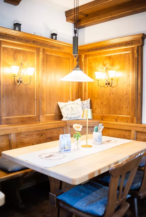 Gemütliche Gaststube im Goldenen Hirsch Heubach